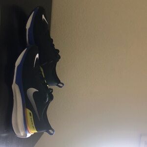 This the Nike Invincible Run 3, size US size 8.5 still brand new wore it once.